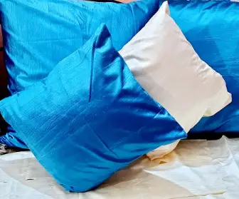 Envelope style cushion cover